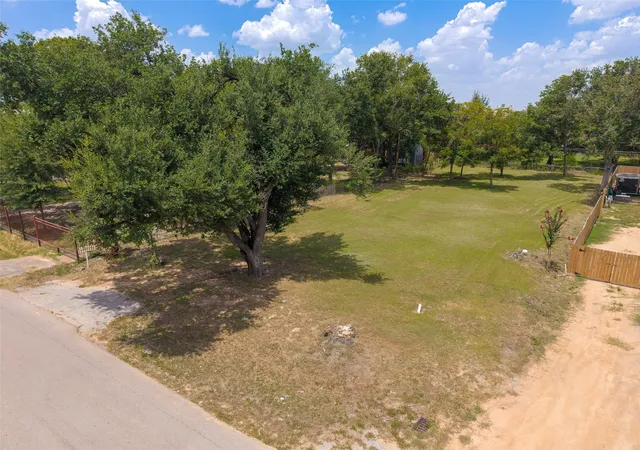 Photo 2 of Land for sale at 10525 Muscatine St, Houston, TX 77029 | MLS# 90700440 | Listing updated on 2026-09-02