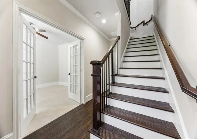 Photo 3 of Townhouse for sale at 1045 W 22Nd St #K, Houston, TX 77008 | MLS# 44911766 | Listing updated on 2026-09-19
