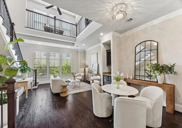 Photo 4 of Townhouse for sale at 1045 W 22Nd St #K, Houston, TX 77008 | MLS# 44911766 | Listing updated on 2026-09-19