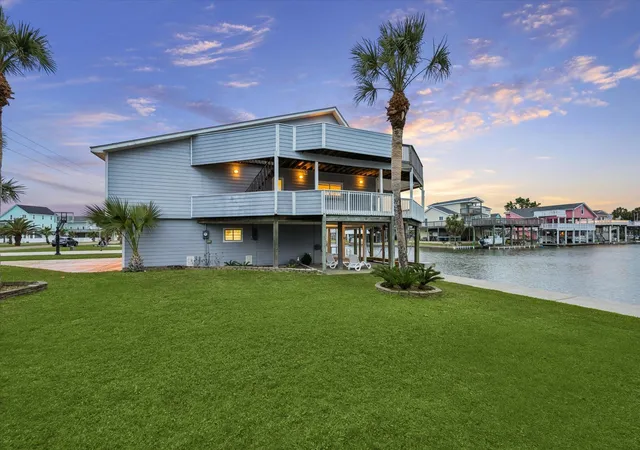 1st image of 4105 Nueces Dr, Galveston, TX 77554 | MLS# 15896097