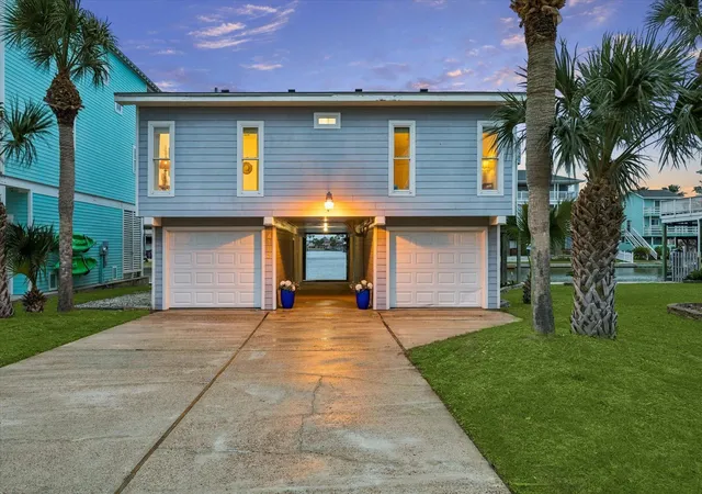 3rd image of 4105 Nueces Dr, Galveston, TX 77554 | MLS# 15896097