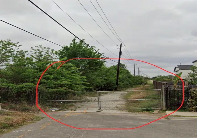 Photo 2 of Land for sale at 4115 Gillespie St, Houston, TX 77020 | MLS# 95784372 | Listing updated on 2026-09-03