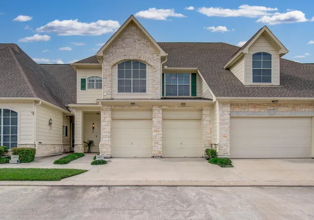 Townhouse for sale at 10814 Millridge Pines Ct, Houston, TX 77070 | MLS# 25177326