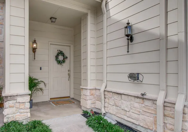Photo 3 of Townhouse for sale at 10814 Millridge Pines Ct, Houston, TX 77070 | MLS# 25177326 | Listing updated on 2026-09-14