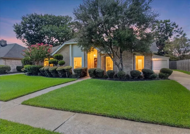 Photo 1 of Single family home for sale at 10031 Sagegate Dr, Houston, TX 77089 | MLS# 67025931 | Listing updated on 2026-09-20