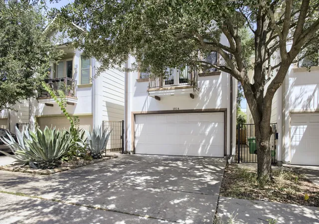 Photo 1 of Single family home for sale at 1814 Edwards St, Houston, TX 77007 | MLS# 34890941 | Listing updated on 2026-09-10