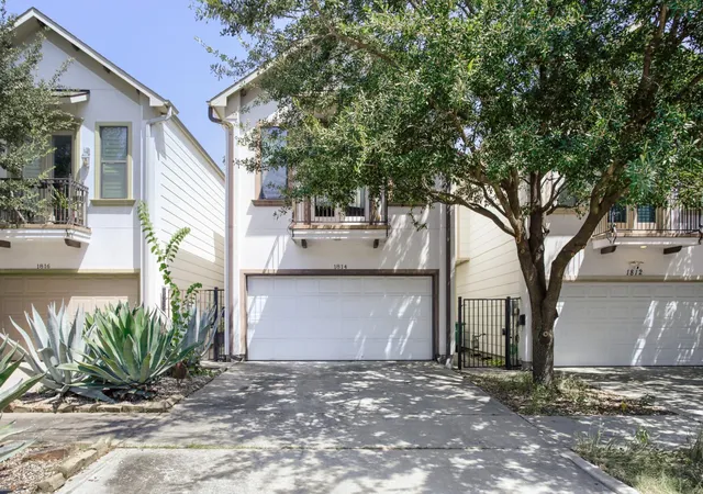Photo 2 of Single family home for sale at 1814 Edwards St, Houston, TX 77007 | MLS# 34890941 | Listing updated on 2026-09-10