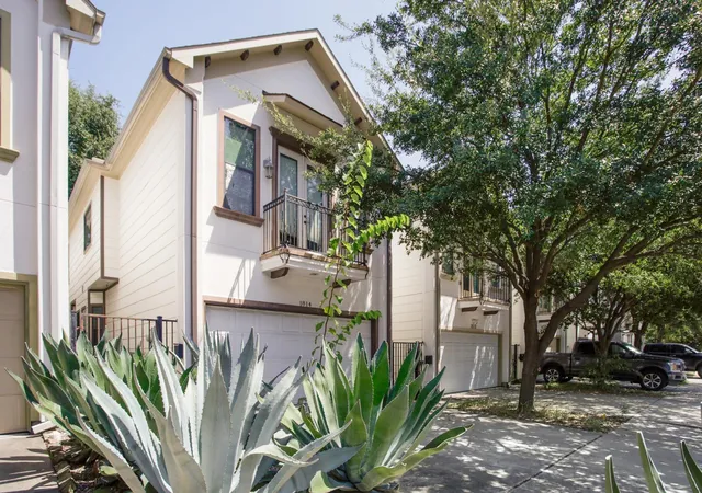 Photo 3 of Single family home for sale at 1814 Edwards St, Houston, TX 77007 | MLS# 34890941 | Listing updated on 2026-09-10