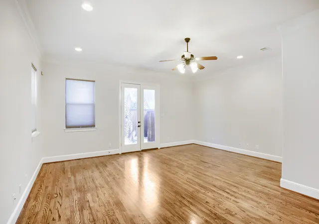 Photo 4 of Single family home for sale at 1814 Edwards St, Houston, TX 77007 | MLS# 34890941 | Listing updated on 2026-09-10