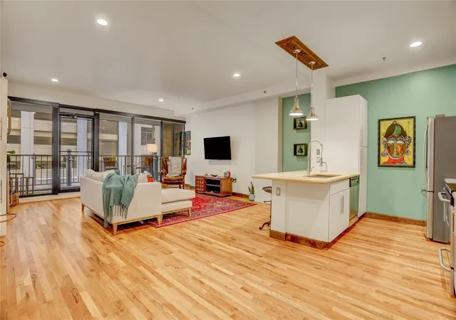Photo 3 of Condo for sale at 917 Main St #305, Houston, TX 77002 | MLS# 34077919 | Listing updated on 2026-07-18
