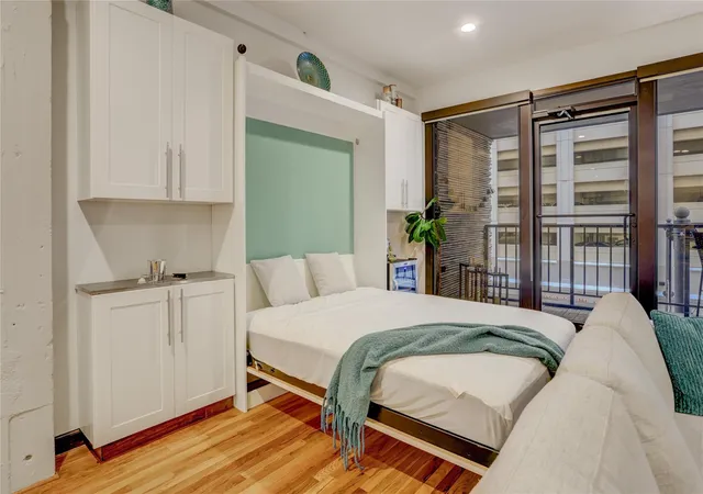 Photo 4 of Condo for sale at 917 Main St #305, Houston, TX 77002 | MLS# 34077919 | Listing updated on 2026-07-18