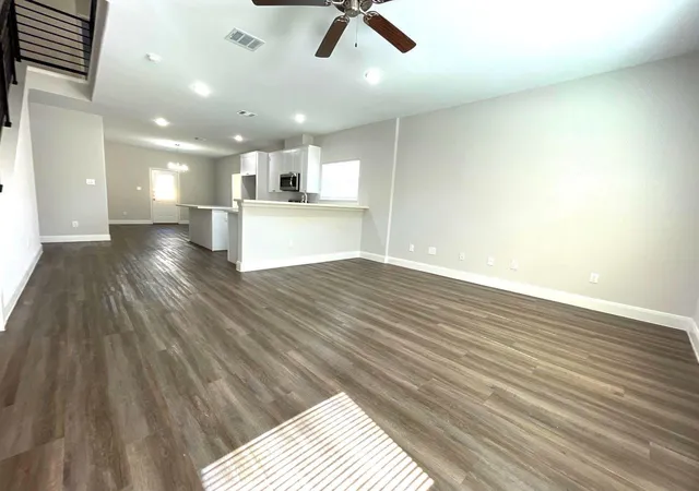 2nd image of 9325 Camay Dr, Houston, TX 77016