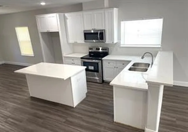 3rd image of 9325 Camay Dr, Houston, TX 77016