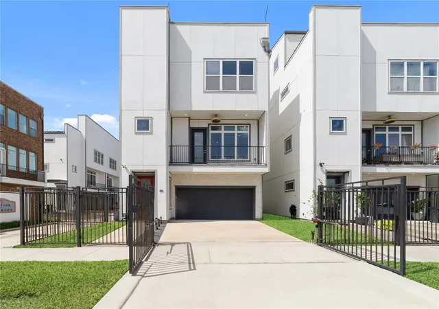 1st image of 6106 Clarkson Ln #D, Houston, TX 77055 | MLS# 28280662