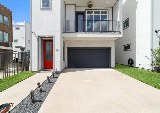 3rd image of 6106 Clarkson Ln #D, Houston, TX 77055 | MLS# 28280662