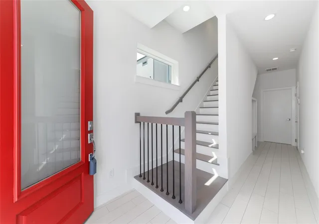 5th image of 6106 Clarkson Ln #D, Houston, TX 77055 | MLS# 28280662