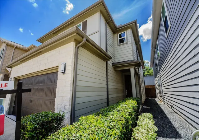 Photo 2 of Single family home for sale at 8609 Cedar Brook Point Dr, Houston, TX 77080 | MLS# 83861978 | Listing updated on 2026-09-14