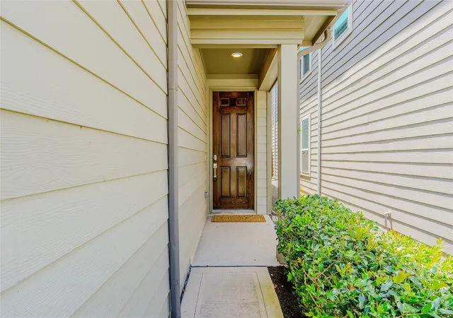 Photo 3 of Single family home for sale at 8609 Cedar Brook Point Dr, Houston, TX 77080 | MLS# 83861978 | Listing updated on 2026-09-14