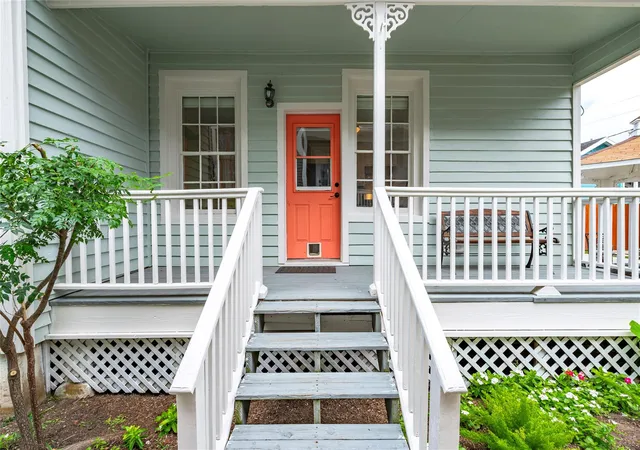 Photo 4 of Single family home for sale at 1419 Church St, Galveston, TX 77550 | MLS# 83699372 | Listing updated on 2026-09-10