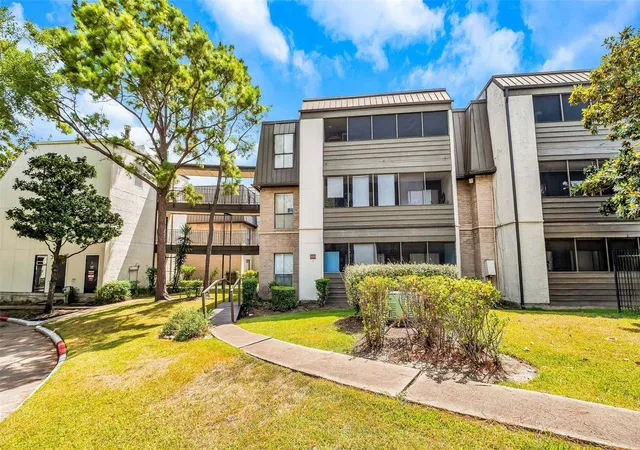 1st image of 3035 Walnut Bend Ln #35, Houston, TX 77042 | MLS# 29417855