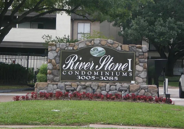 2nd image of 3035 Walnut Bend Ln #35, Houston, TX 77042 | MLS# 29417855