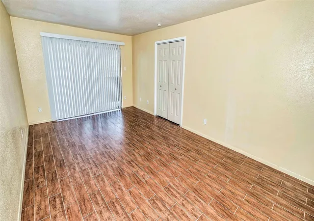 5th image of 3035 Walnut Bend Ln #35, Houston, TX 77042 | MLS# 29417855
