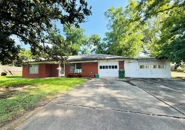 2nd image of 2721 Beaumont Ave, Liberty, TX 77575 | MLS# 82289155