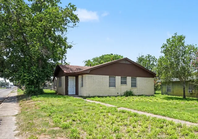 Homes for sale in Poteet, TX | 901 Coleman St, Poteet, TX 78065 | MLS# 80735232