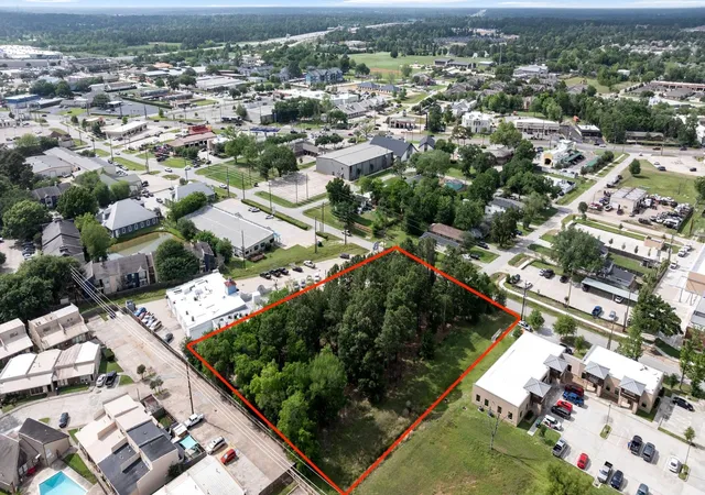 Photo 3 of Sale Pending at 1017 Alma St, Tomball, TX 77375 | MLS# 45778765 | Listing updated on 2026-09-09