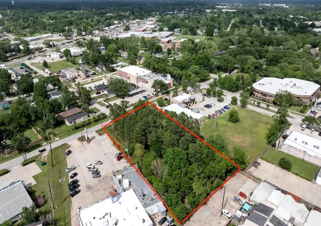 Photo 4 of Sale Pending at 1017 Alma St, Tomball, TX 77375 | MLS# 45778765 | Listing updated on 2026-09-09
