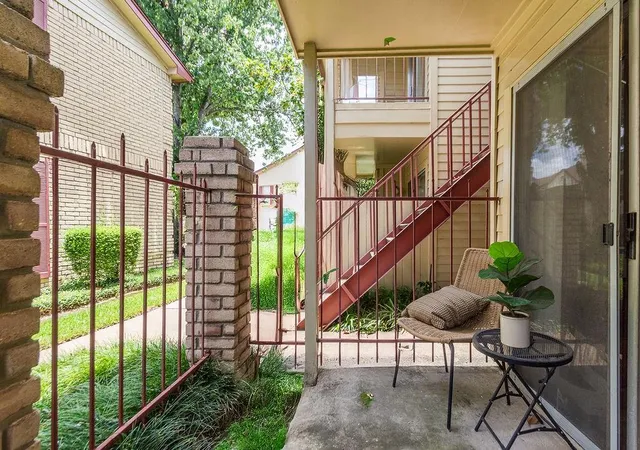 2nd image of 2120 El Paseo St, Houston, TX 77054