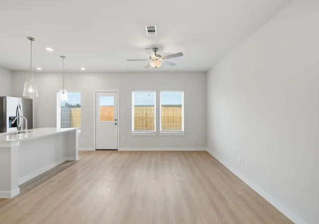 5th image of 3312 Vine Terrace Tr, Houston, TX 77047 | MLS# 97666254