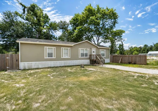 2nd image of 20511 N Sabine Dr, New Caney, TX 77357 | MLS# 80839313
