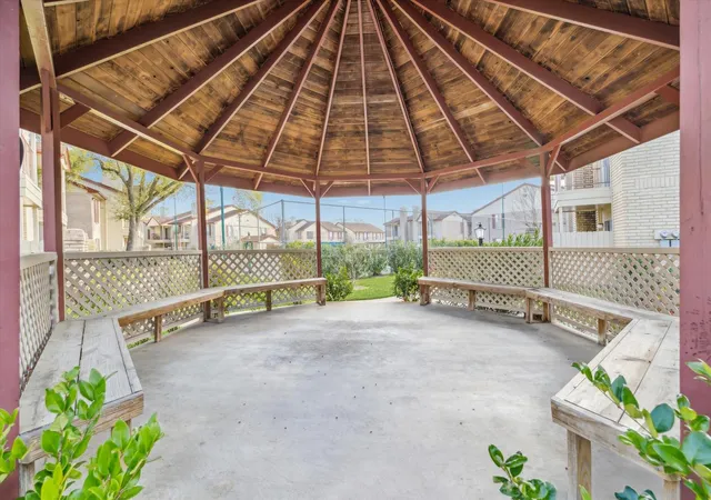 2nd image of 2120 El Paseo St, Houston, TX 77054