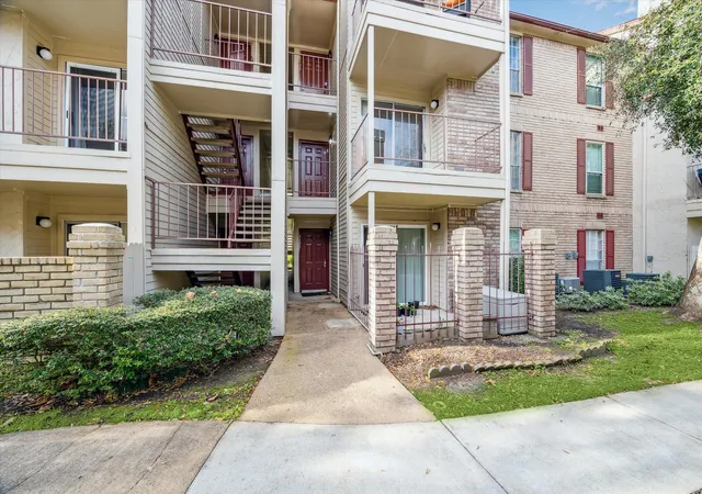 1st image of 2120 El Paseo St #2422, Houston, TX 77054 | MLS# 54644515
