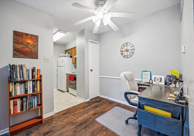2nd image of 2120 El Paseo St #2422, Houston, TX 77054 | MLS# 54644515