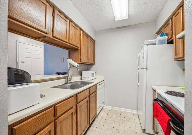 4th image of 2120 El Paseo St #2422, Houston, TX 77054 | MLS# 54644515