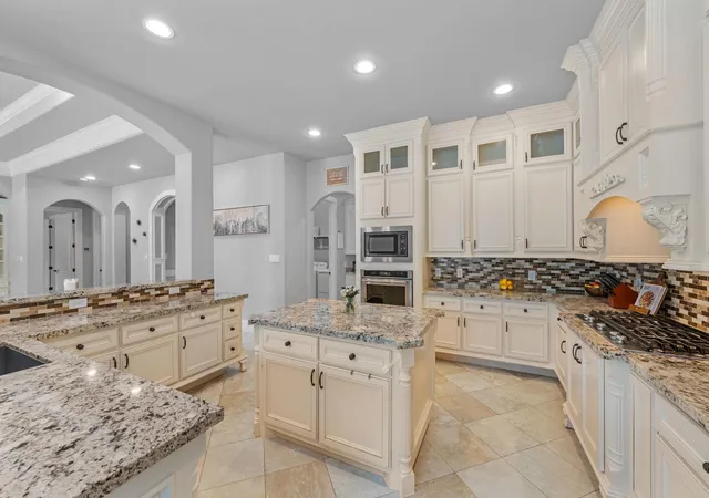 Photo 3 of Single family home for sale at 12953 Lake Parc Bnd Dr, Cypress, TX 77429 | MLS# 80244165 | Listing updated on 2026-09-09