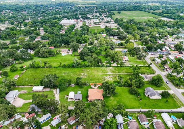 3rd image of 3431 Mckinney Rd, Baytown, TX 77521 | MLS# 3155169