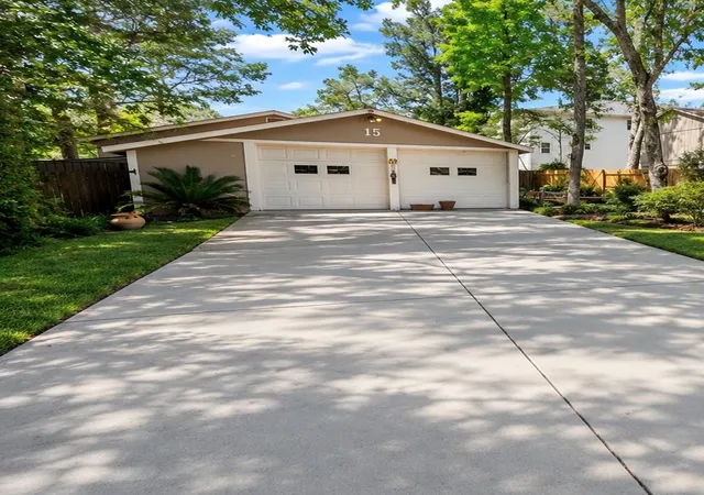 Photo 1 of Single family home for sale at 15 Gambrel Oak Pl, Spring, TX 77380 | MLS# 69944590 | Listing updated on 2026-08-22