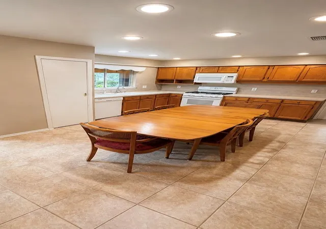 Photo 2 of Single family home for sale at 15 Gambrel Oak Pl, Spring, TX 77380 | MLS# 69944590 | Listing updated on 2026-08-22
