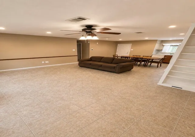 Photo 3 of Single family home for sale at 15 Gambrel Oak Pl, Spring, TX 77380 | MLS# 69944590 | Listing updated on 2026-08-22