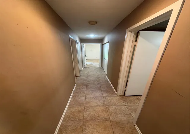 Photo 4 of Single family home for sale at 15 Gambrel Oak Pl, Spring, TX 77380 | MLS# 69944590 | Listing updated on 2026-08-22