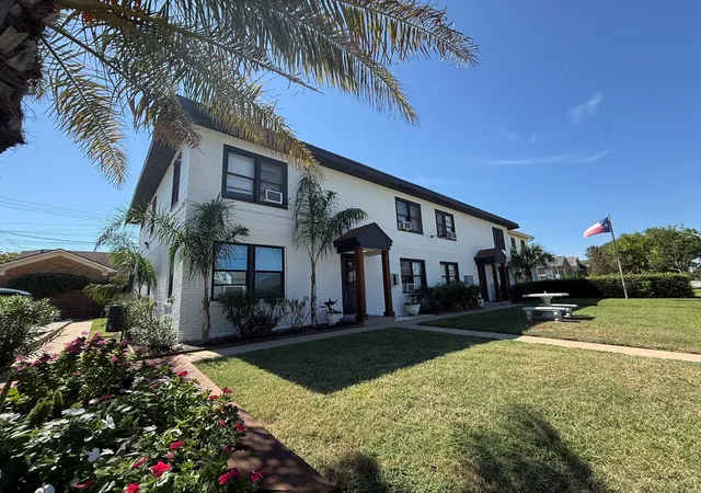 Photo 4 of Multi family home for sale at 5103 Avenue O, Galveston, TX 77551 | MLS# 58712947 | Listing updated on 2026-06-10