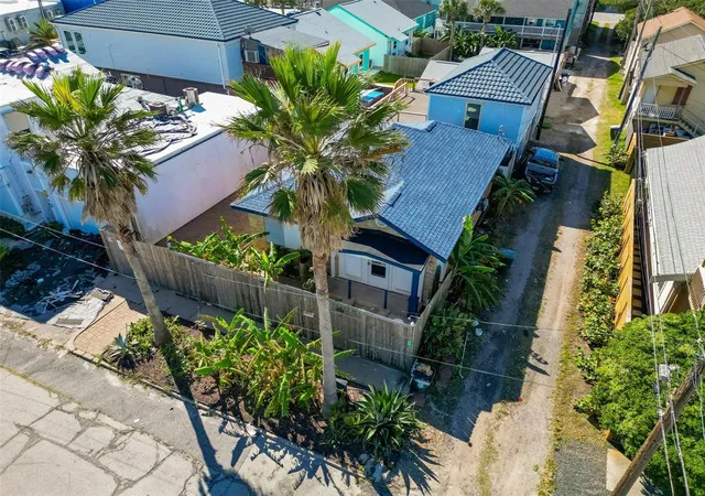 Photo 2 of Single family home for sale at 2415 31st Street, Galveston, TX 77550 | MLS# 52381165 | Listing updated on 2025-09-20