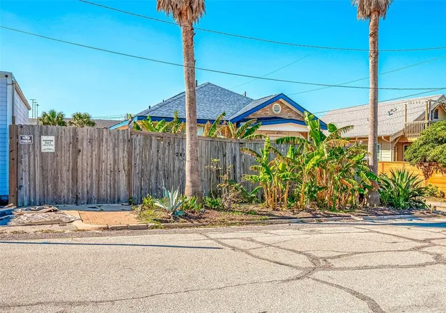 Photo 3 of Single family home for sale at 2415 31st Street, Galveston, TX 77550 | MLS# 52381165 | Listing updated on 2025-09-20