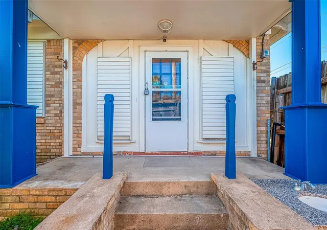 Photo 4 of Single family home for sale at 2415 31st Street, Galveston, TX 77550 | MLS# 52381165 | Listing updated on 2025-09-20