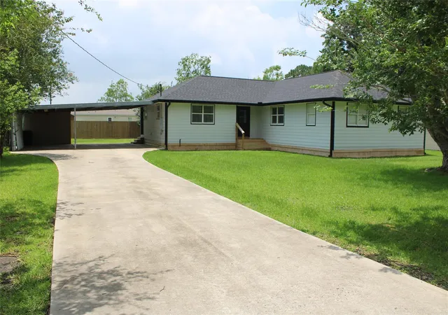 Homes for sale in Winnie, TX | 736 Carolyn St, Winnie, TX 77665 | MLS# 50863948