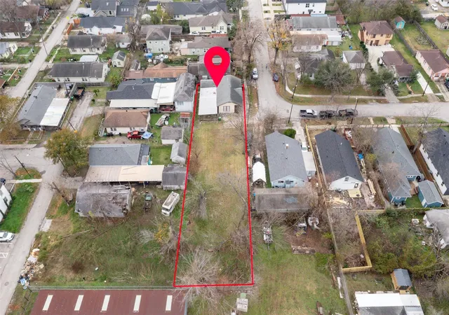 Photo 3 of Single family home for sale at 1302 Ryon St, Houston, TX 77009 | MLS# 2605516 | Listing updated on 2026-07-31