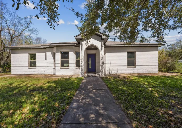 Homes for sale in Houston, TX | 4425 Fuqua St, Houston, TX 77048 | MLS# 17652199